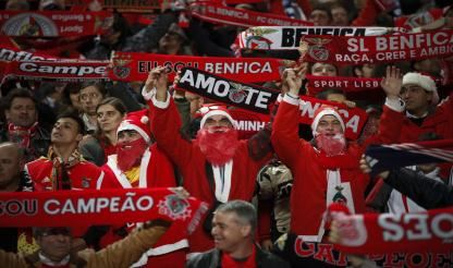 Benfica vence Otelul Galati e termina em primeiro